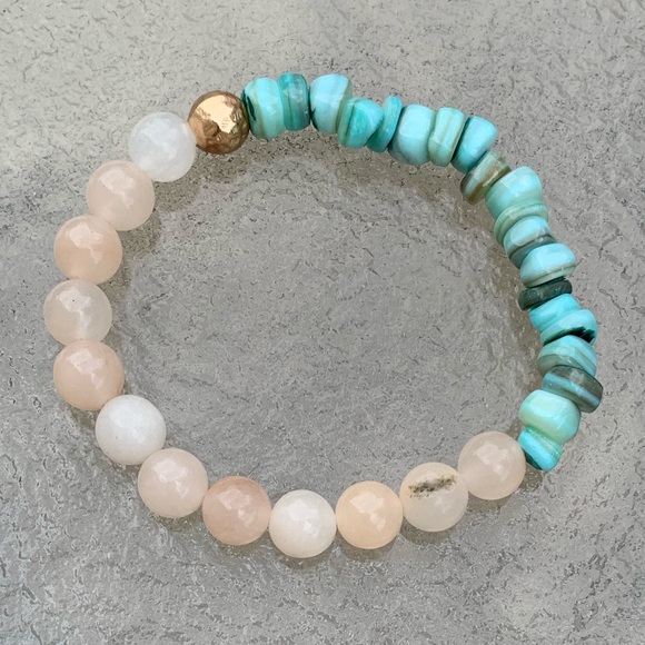 Hand Crafted Jewelry - 🤩 Handmade Opal and Shell Chips Bracelet